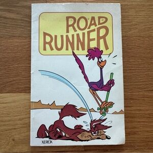 Vintage 1971 Road Runner Paperback – Warner Bros. / Xerox Education Publications